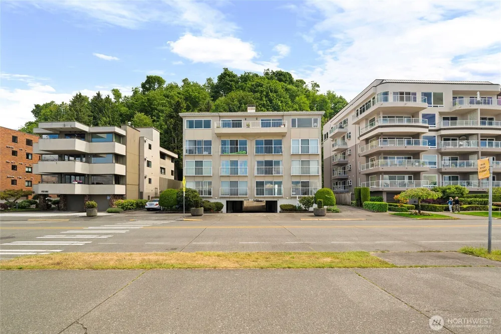 1156 Alki Ave SW, Seattle, WA 98116