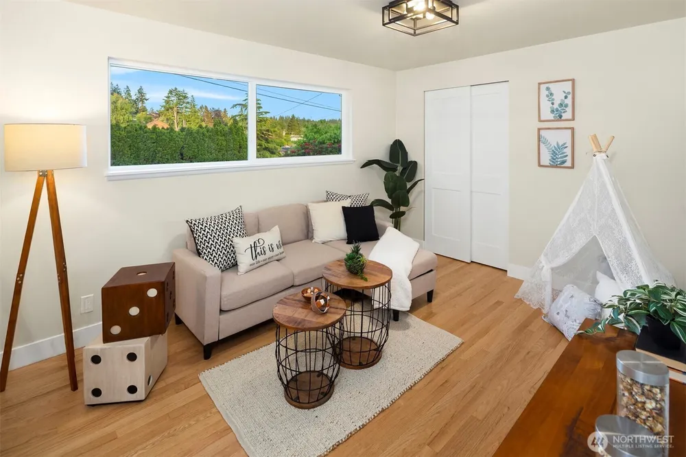11988 Marine View Dr SW, Burien, WA 98146