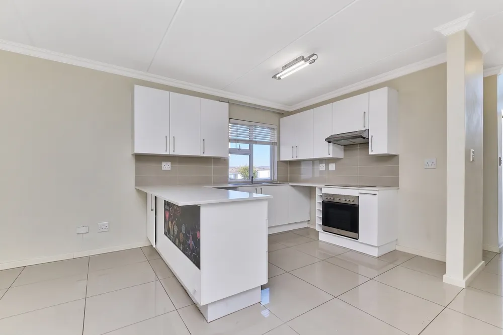 South Africa, Gauteng, Eagle Canyon Golf Estate, Ridge Road, 102