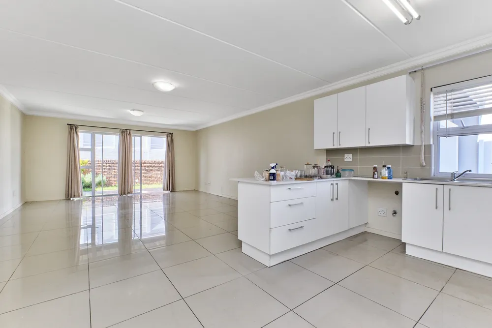 South Africa, Gauteng, Eagle Canyon Golf Estate, Ridge Road, 102