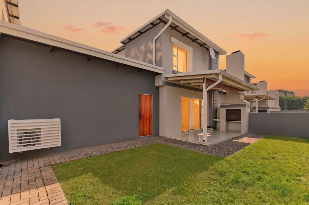 South Africa, Gauteng, Eagle Canyon Golf Estate, Ridge Road, 102