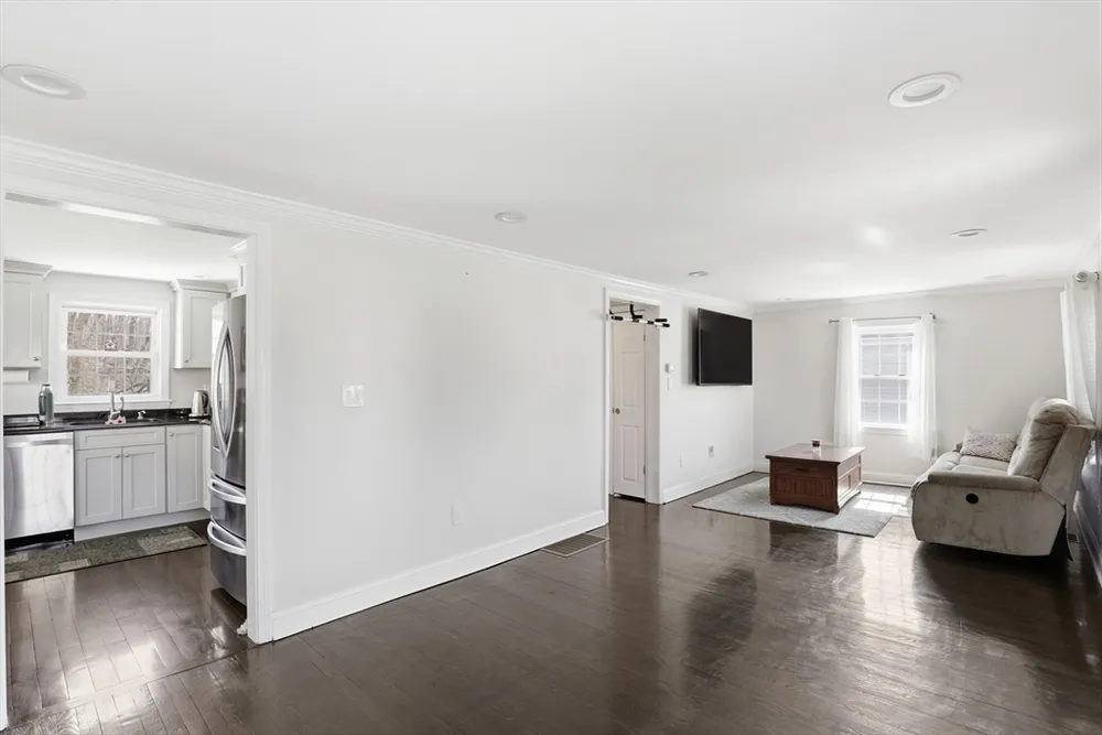 38 Stonewood Ln, Braintree, MA 02184