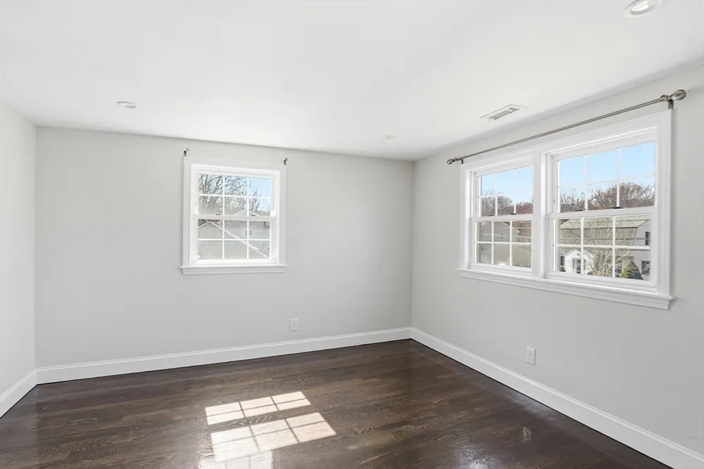38 Stonewood Ln, Braintree, MA 02184