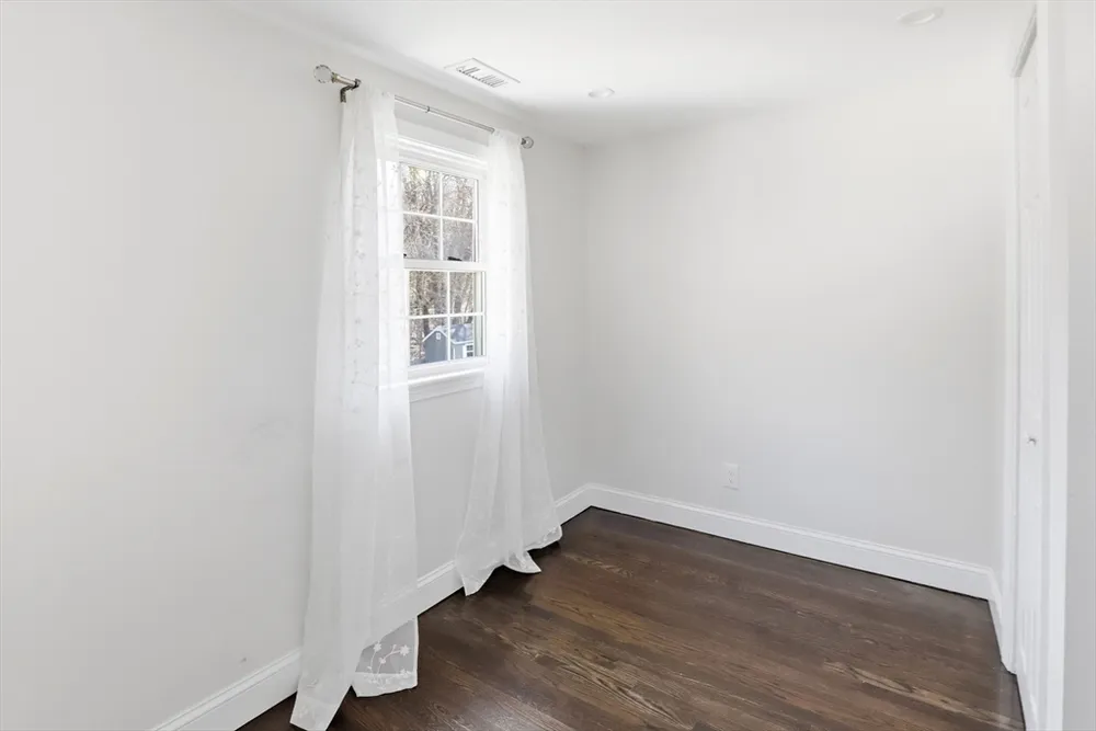 38 Stonewood Ln, Braintree, MA 02184
