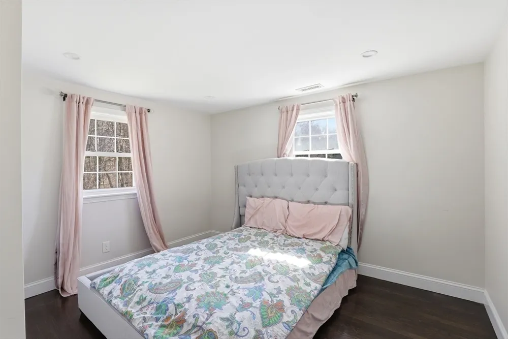 38 Stonewood Ln, Braintree, MA 02184