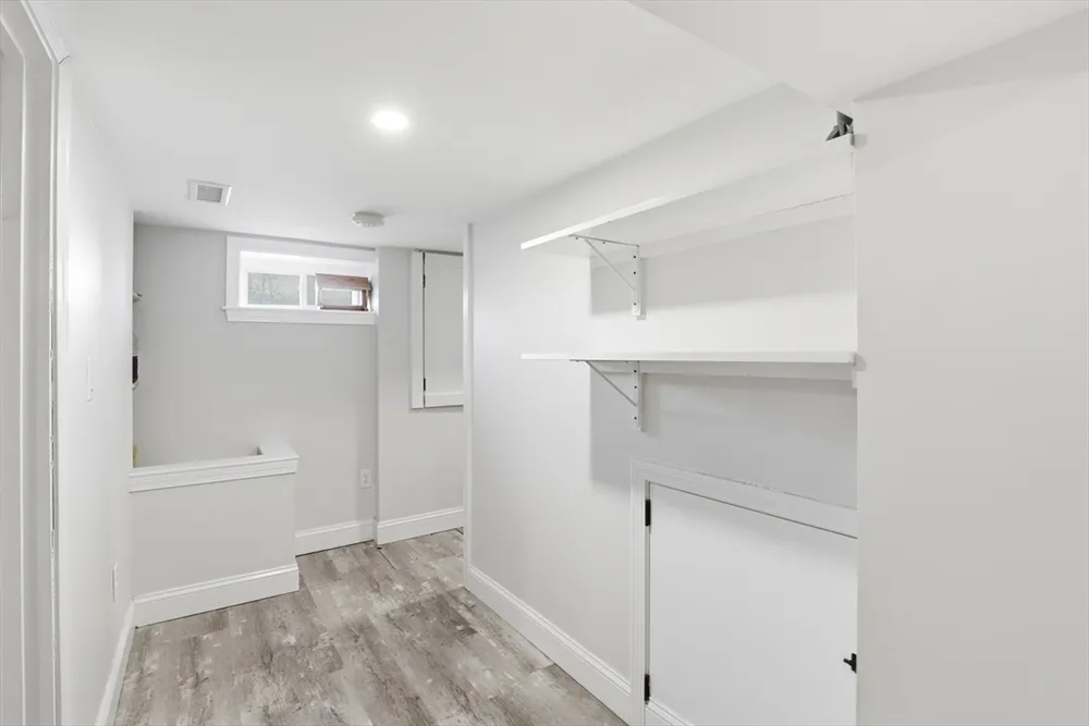 38 Stonewood Ln, Braintree, MA 02184