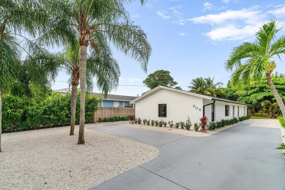 608 SE 2nd Ave, Delray Beach, FL 33483