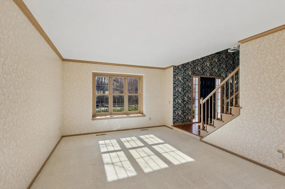 1001 Walden Ct, Burnsville, MN 55337