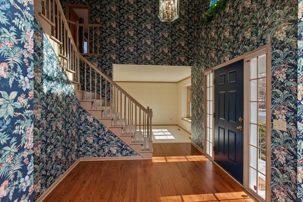1001 Walden Ct, Burnsville, MN 55337