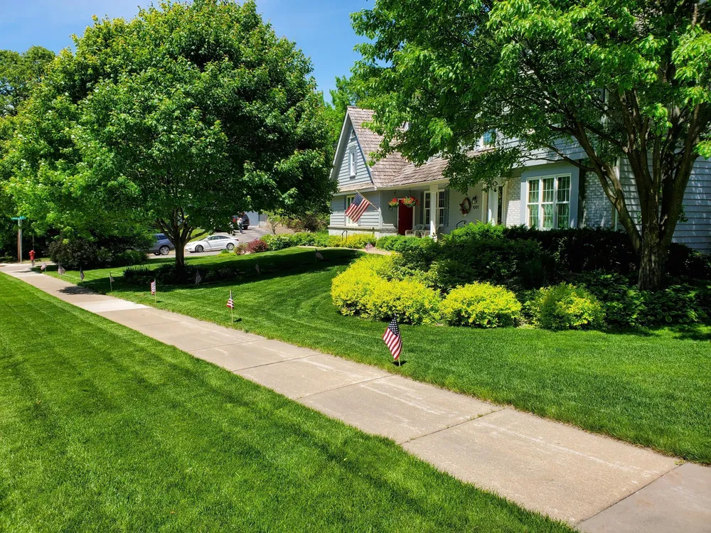 1001 Walden Ct, Burnsville, MN 55337