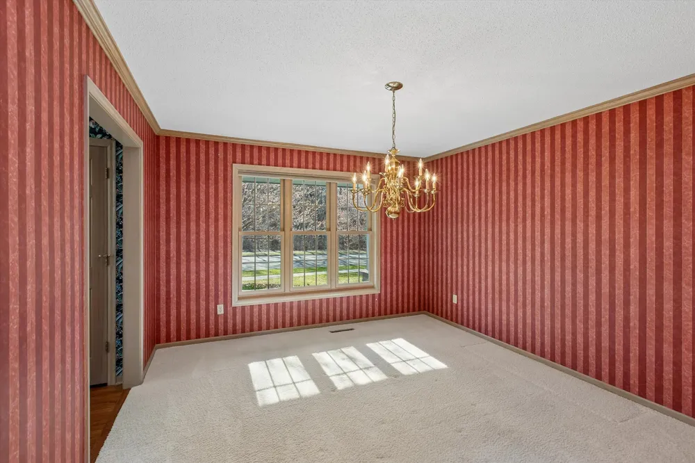 1001 Walden Ct, Burnsville, MN 55337