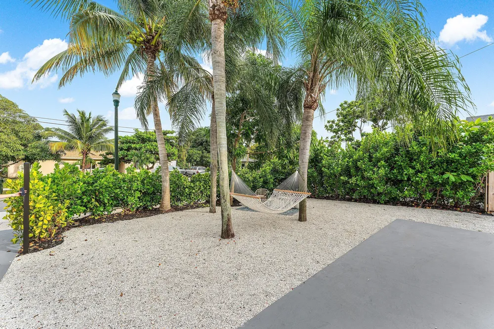 608 SE 2nd Ave, Delray Beach, FL 33483