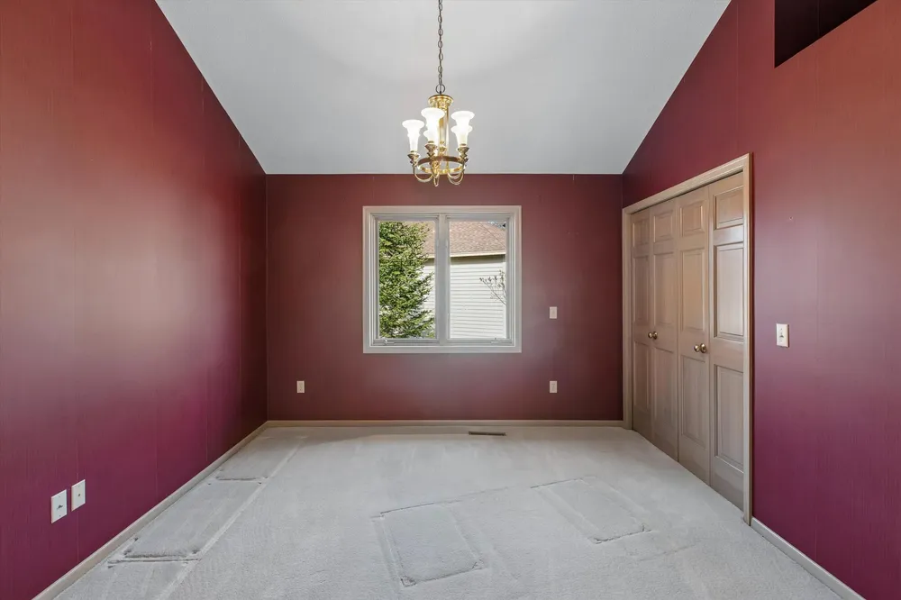 1001 Walden Ct, Burnsville, MN 55337