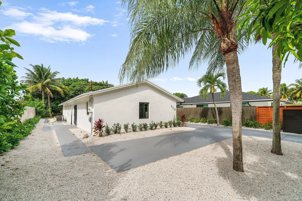 608 SE 2nd Ave, Delray Beach, FL 33483