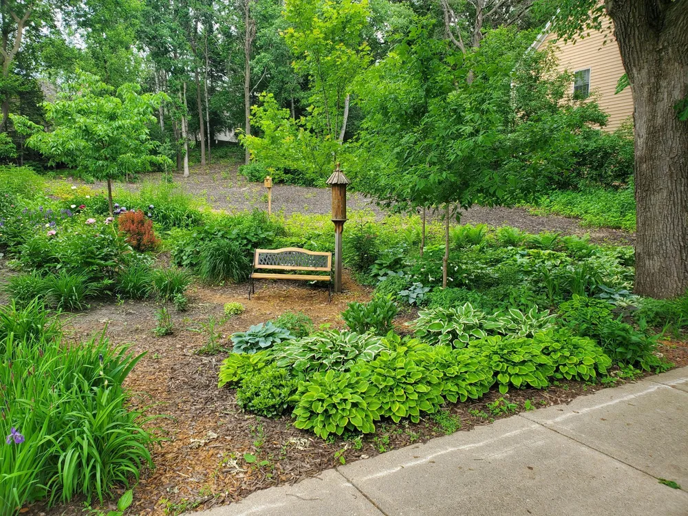 1001 Walden Ct, Burnsville, MN 55337
