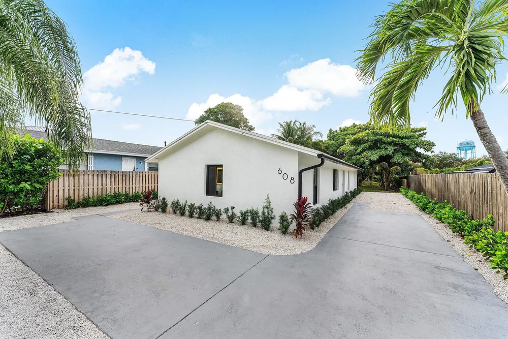 608 SE 2nd Ave, Delray Beach, FL 33483