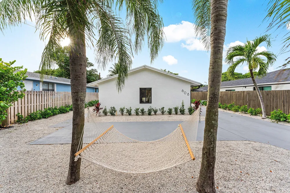 608 SE 2nd Ave, Delray Beach, FL 33483