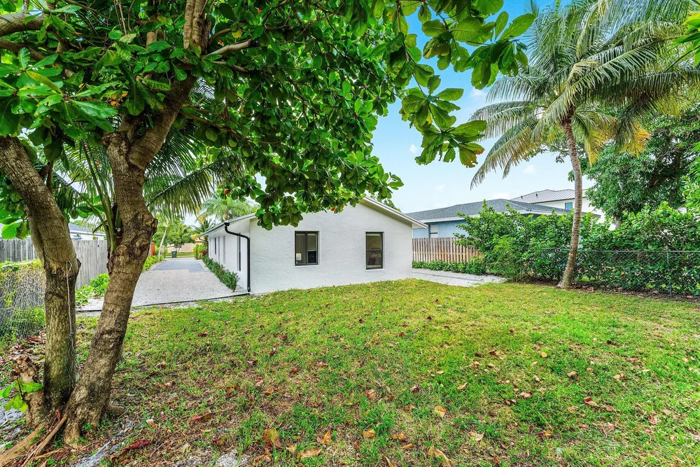 608 SE 2nd Ave, Delray Beach, FL 33483