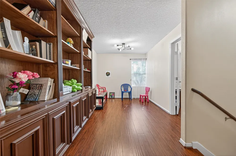 18439 Alemarble Oak St, Cypress, TX 77429