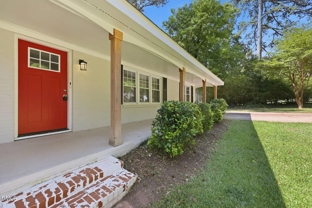 2950 Glenridge Dr, Raleigh, NC 27604