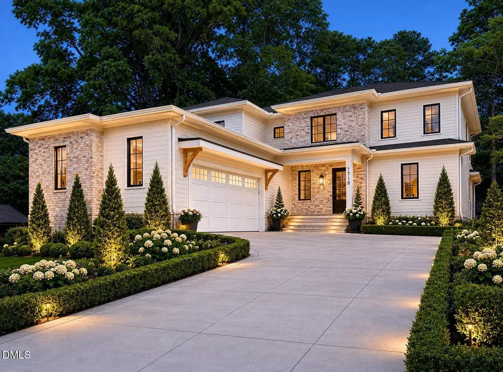 1718 Piccadilly Ln, Raleigh, NC 27608-2020