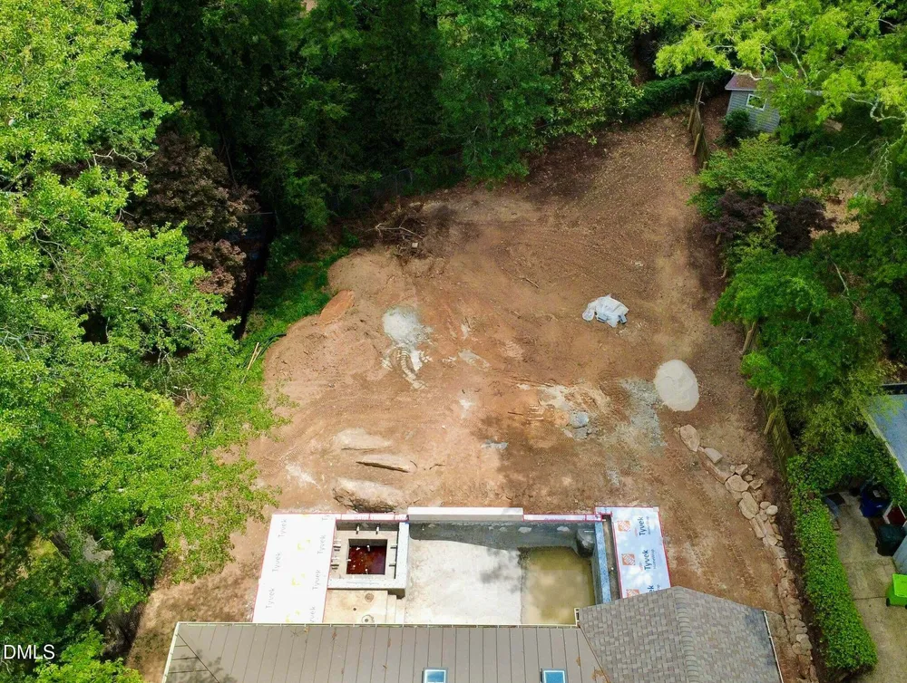 1718 Piccadilly Ln, Raleigh, NC 27608-2020