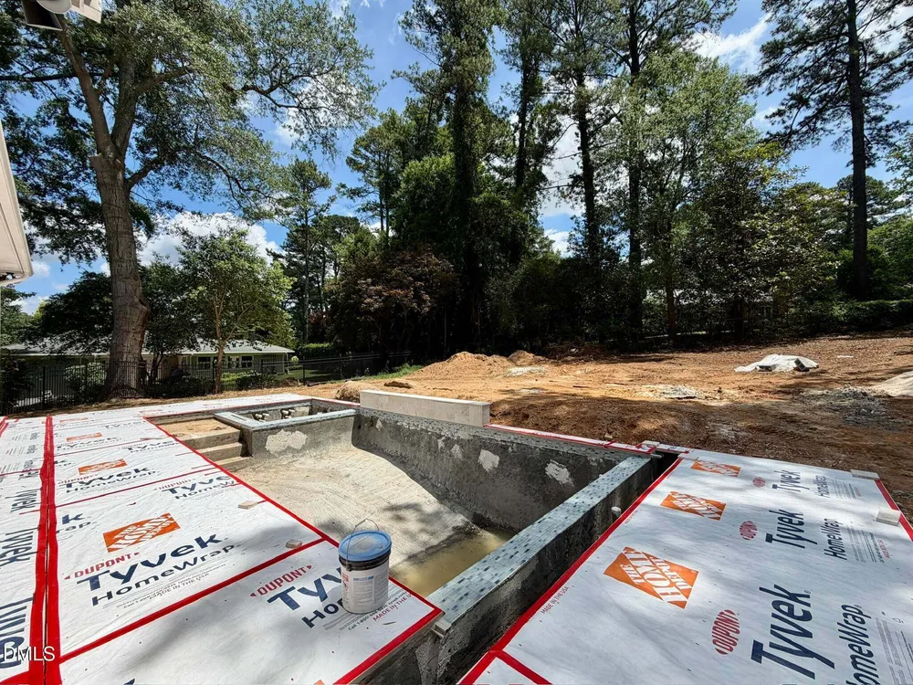 1718 Piccadilly Ln, Raleigh, NC 27608-2020