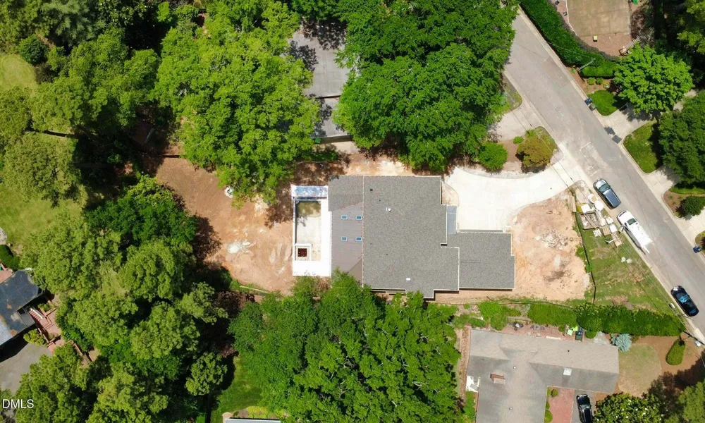 1718 Piccadilly Ln, Raleigh, NC 27608-2020