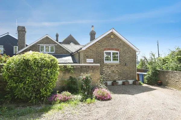 Lower Road, Teynham, Sittingbourne, K...