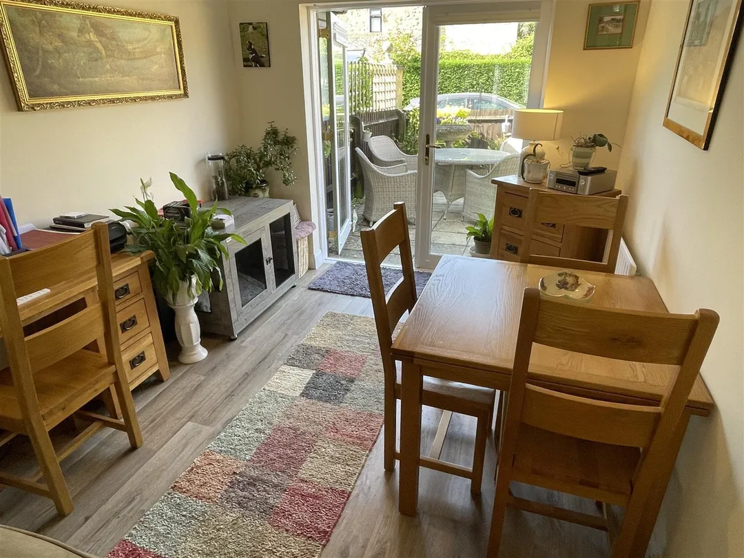 https://mr0.homeflow-assets.co.uk/files/photo/image/47433/2948/_x_/y90oEmLPcEKyUadeBMxv4w.jpg