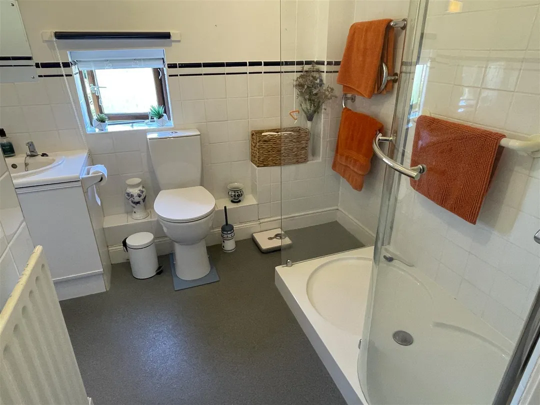 https://mr0.homeflow-assets.co.uk/files/photo/image/47433/2953/_x_/ozY6e1mOcUyPMBuoeL-vZA.jpg