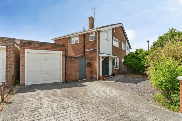 Richmond Crescent, Vicars Cross, Ches...