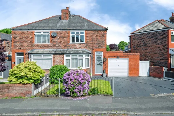 Connaught Avenue, Warrington, Cheshir...