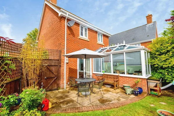 Sutton Park Road, Sutton Scotney, Win...