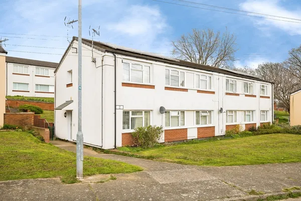 Derwent Crescent, Wrexham, LL12