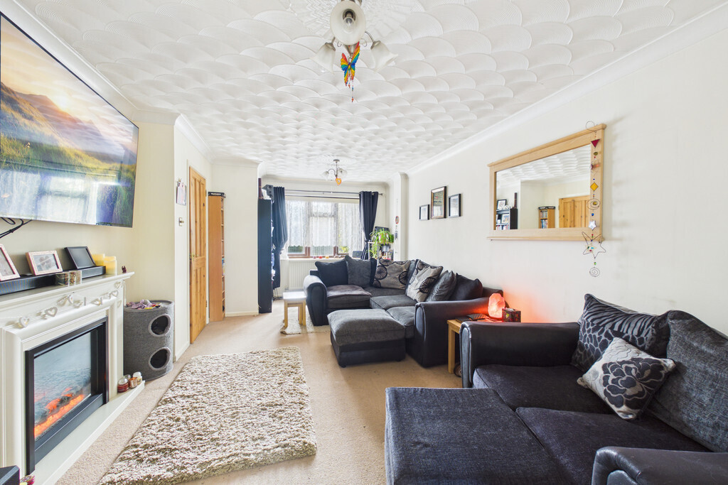 Longfield Close, Loddon Image 2