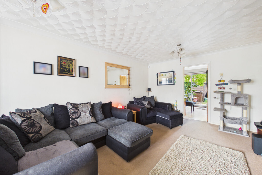 Longfield Close, Loddon Image 3