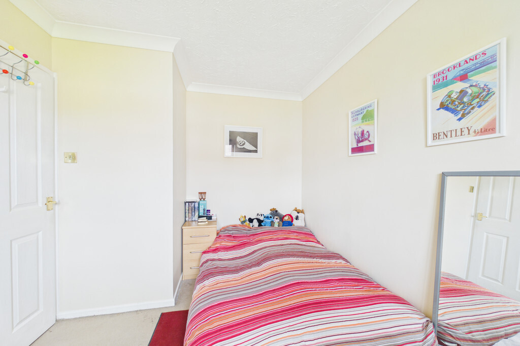 Longfield Close, Loddon Image 11