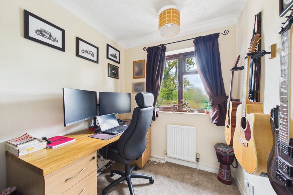 Longfield Close, Loddon Image 12
