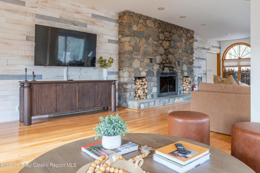 3913 County Hwy-23C, Jewett, NY 12444