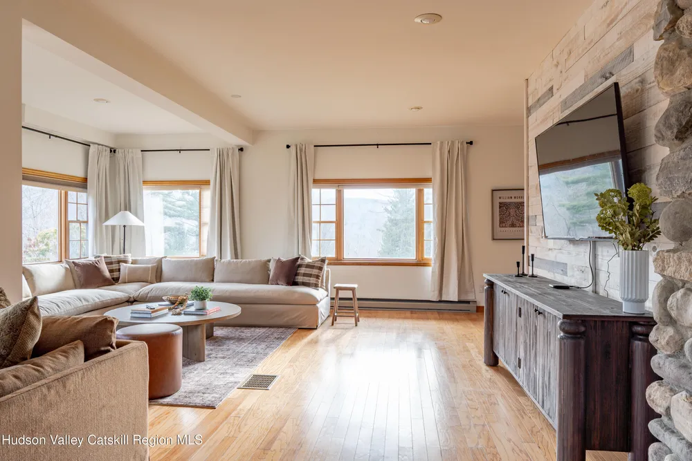 3913 County Hwy-23C, Jewett, NY 12444