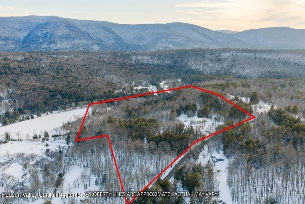 3913 County Hwy-23C, Jewett, NY 12444