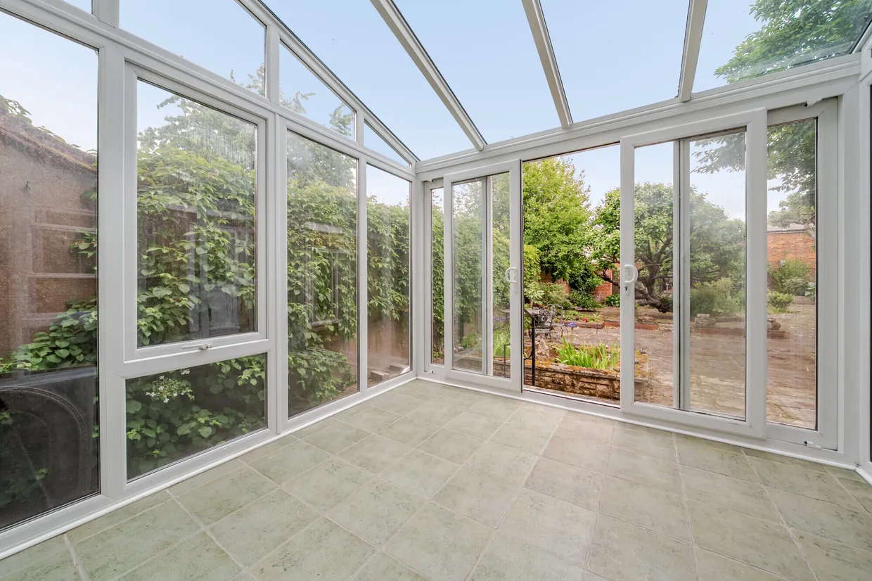 Windsor Road, Datchet, SL3 photo 8