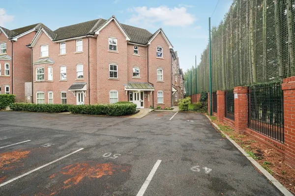 Sunningdale Court, Little Lever, Bolt...