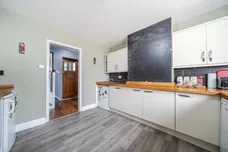 Birch Avenue, Caterham, CR3 photo 6