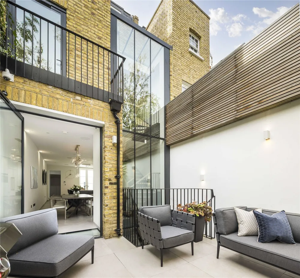 St Luke's Street, Chelsea, London, SW3