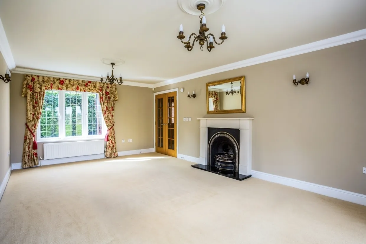 Lovel Road Windsor SL4 photo 9