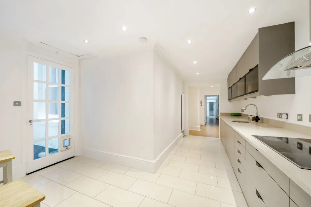 Courtfield Gardens London SW5 photo 16