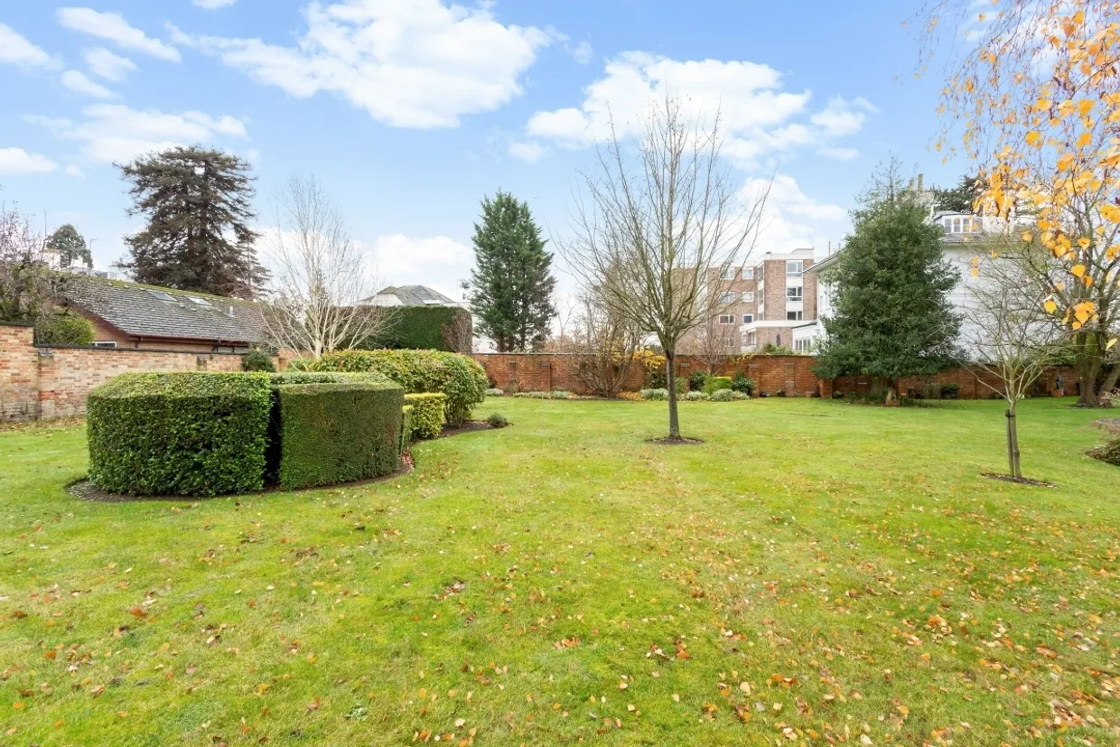 Pavilion Gardens Cheltenham GL50 photo 20
