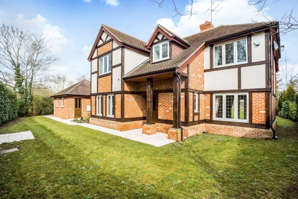 Lovel Road Windsor SL4 photo 26